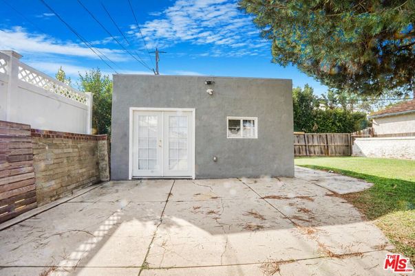 Backyard, Exterior
