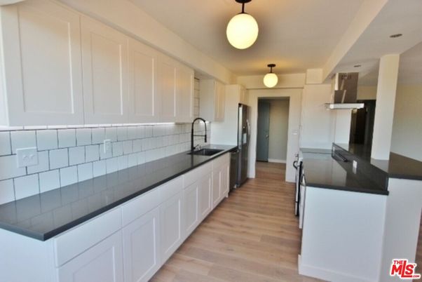 Interior, Kitchen, Pendant Lights, Wood Texture Flooring