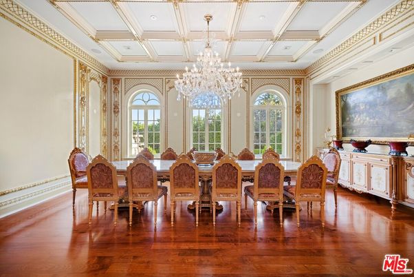 Chandelier, Dining room, Interior, Recessed Lighting, Wood Texture Flooring