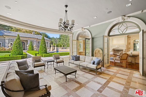 Chandelier, Interior, Living room, Recessed Lighting