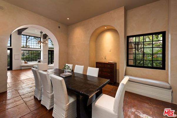 Dining room, Interior, Pendant Lights, Recessed Lighting