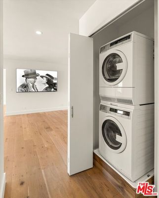 Interior, Recessed Lighting, Utility Closets, Washer, Wood Texture Flooring