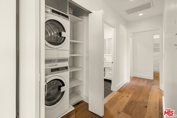 Interior, Recessed Lighting, Utility Closets, Washer, Wood Texture Flooring