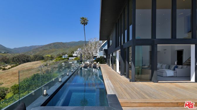 Exterior, Pool, Other