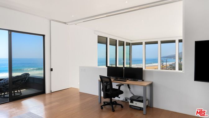Home Office, Interior, Recessed Lighting, Water, Wood Texture Flooring