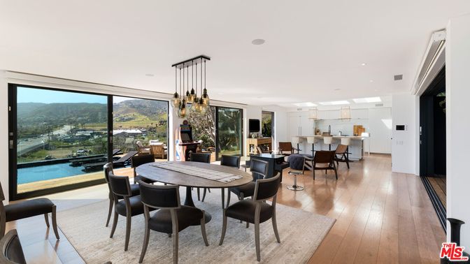Dining room, Interior, Kitchen, Pendant Lights, Recessed Lighting, Wood Texture Flooring
