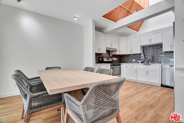 Dining room, Interior, Kitchen, Stainless Steel Appliances, Wood Texture Flooring