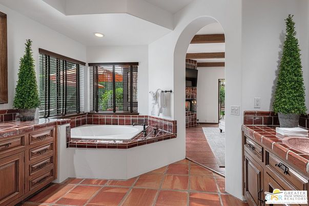 Bathroom, Interior, Recessed Lighting, Tile Countertops