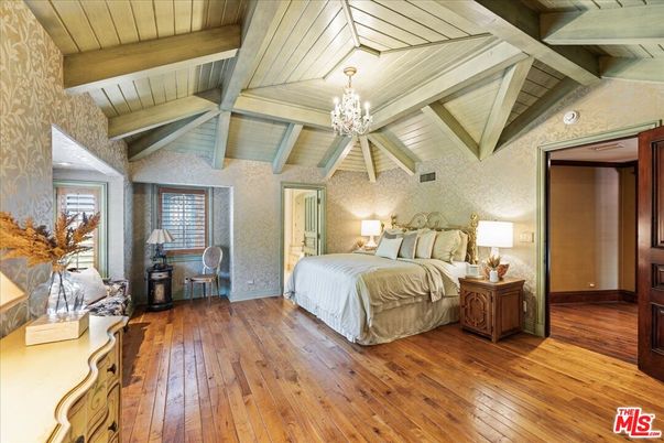 Bedroom, Chandelier, Interior, Wooden Beams, Wooden Ceilings, Wood Texture Flooring