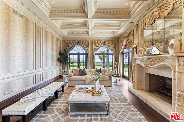 Fireplace, Interior, Living room, Pendant Lights, Recessed Lighting, Wood Texture Flooring