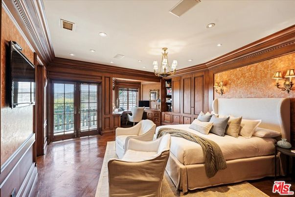 Chandelier, Home Office, Interior, Living room, Recessed Lighting, Wood Texture Flooring