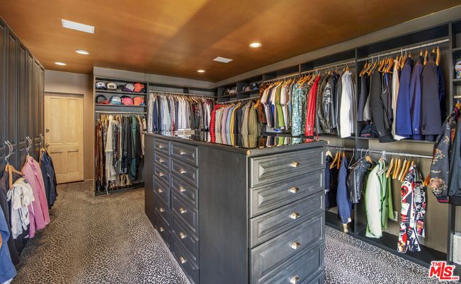 Interior, Recessed Lighting, Walk-in Closets