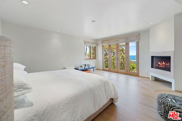 Bedroom, Fireplace, Interior, Recessed Lighting, Wood Texture Flooring