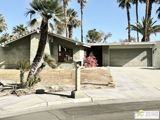 Attached, Exterior, Facade, Ranch