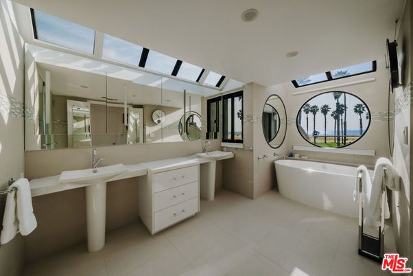 Bathroom, Dual Sink Vanities, Free Standing Baths, Interior