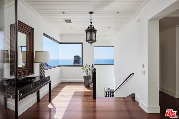 Interior, Pendant Lights, Recessed Lighting, Water, Wood Texture Flooring