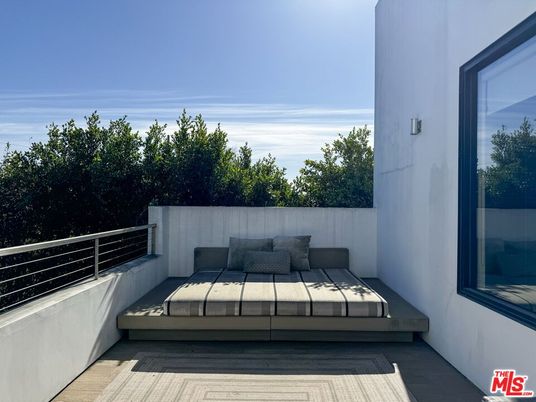 Exterior, Wood Texture Flooring