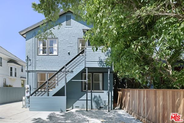Exterior, Facade, Queen Anne Victorian