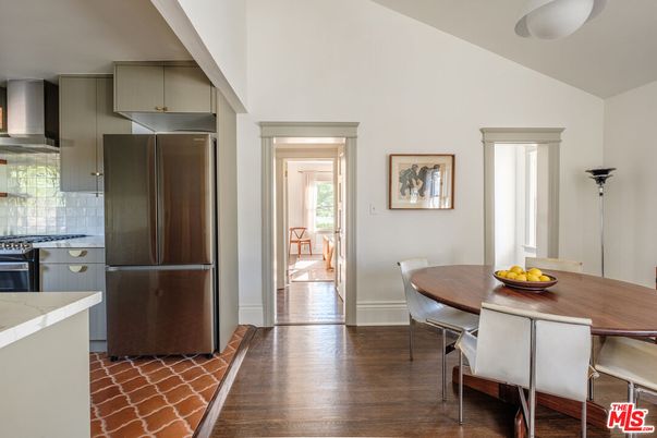 Dining room, Interior, Kitchen, Stainless Steel Appliances, Wood Texture Flooring