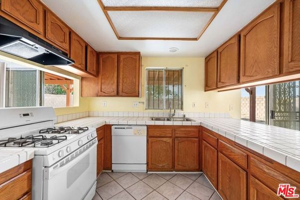 Interior, Kitchen, Tile Countertops