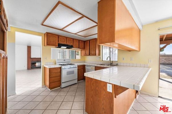 Fireplace, Interior, Kitchen, Tile Countertops