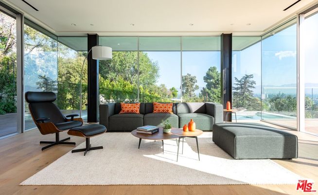 Interior, Living room, Recessed Lighting, Sun Room, Wood Texture Flooring