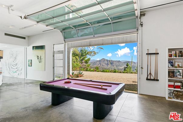 Billiard Table, Game Room, Interior
