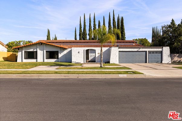 Attached, Exterior, Facade, Spanish Mediterranean