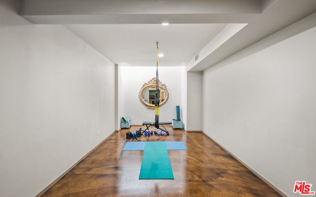 Fitness Equipment, Interior, Recessed Lighting, Wood Texture Flooring