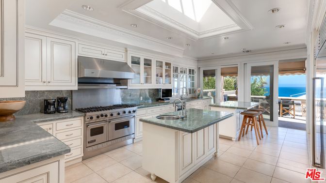 Interior, Kitchen, Recessed Lighting, Stainless Steel Appliances, Water