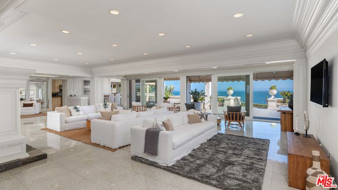 Dining room, Interior, Living room, Recessed Lighting, Water