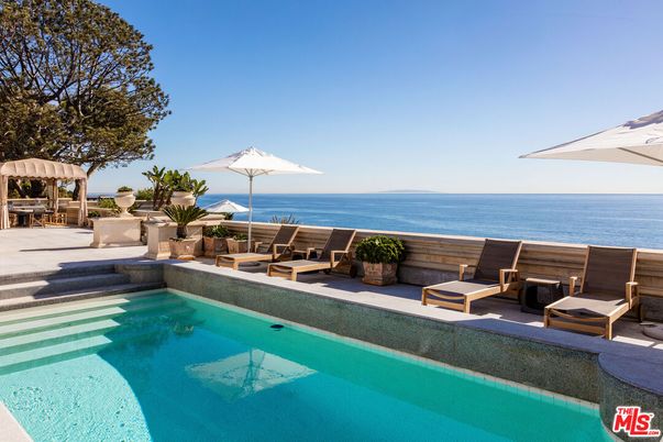 Exterior, Pool, Water