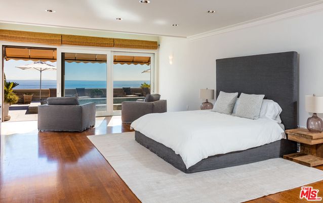 Bedroom, Interior, Recessed Lighting, Water, Wood Texture Flooring