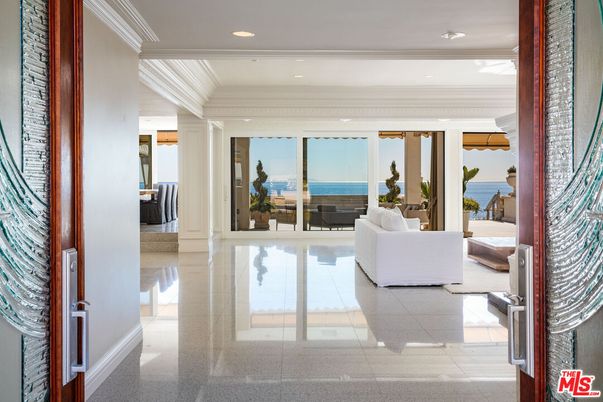 Interior, Living room, Recessed Lighting, Water