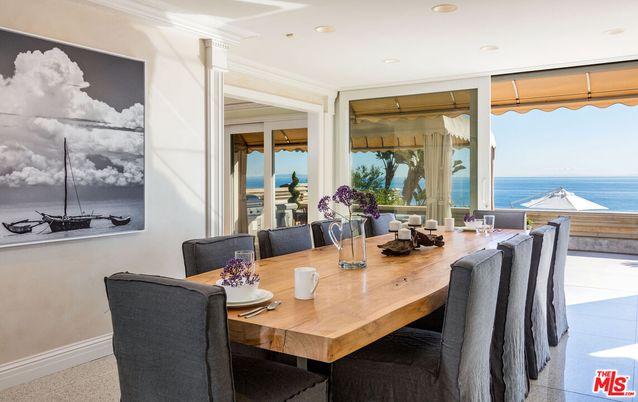 Dining room, Interior, Recessed Lighting, Water