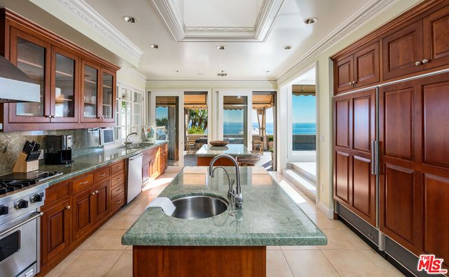 Interior, Kitchen, Recessed Lighting, Stainless Steel Appliances, Water