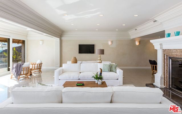 Fireplace, Interior, Living room, Recessed Lighting
