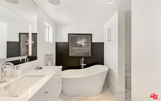 Bathroom, Dual Sink Vanities, Free Standing Baths, Interior, Recessed Lighting