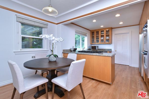 Dining room, Interior, Kitchen, Pendant Lights, Recessed Lighting, Wood Texture Flooring