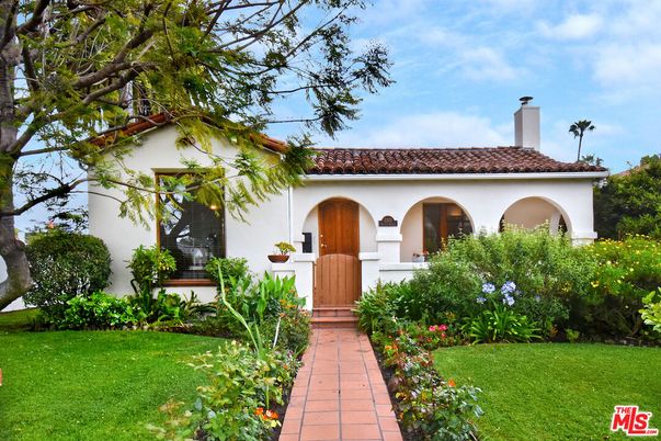 Backyard, Exterior, Facade, Spanish Mediterranean