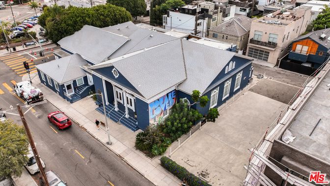 Exterior, Drone