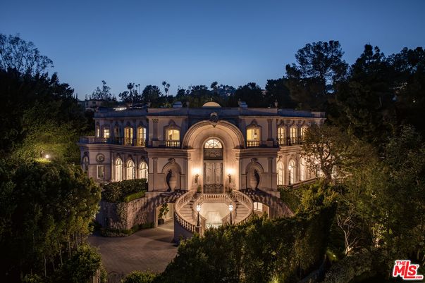 Backyard, Exterior, Facade, French Provincial