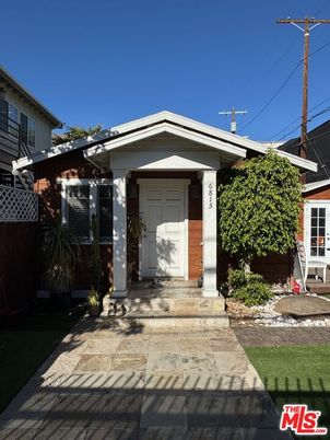 Exterior, Facade, American Craftsman