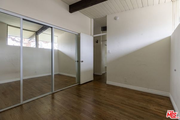 Empty room, Interior, Wooden Beams, Wood Texture Flooring