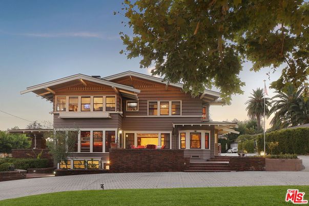 Exterior, Facade, American Craftsman