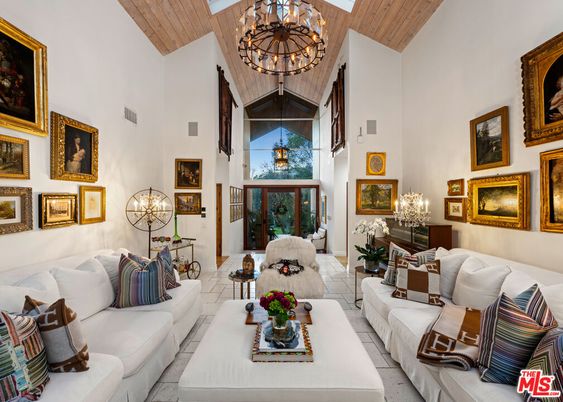 Chandelier, Interior, Living room, Wooden Beams, Wooden Ceilings