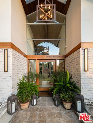 Interior, Pendant Lights, Stone Walls