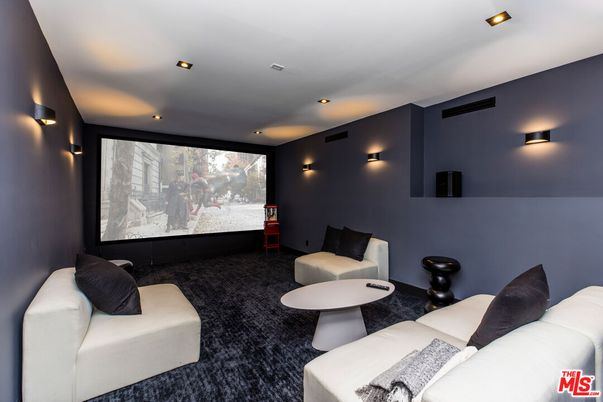 Interior, Projection Screen, Recessed Lighting, Theatre Room