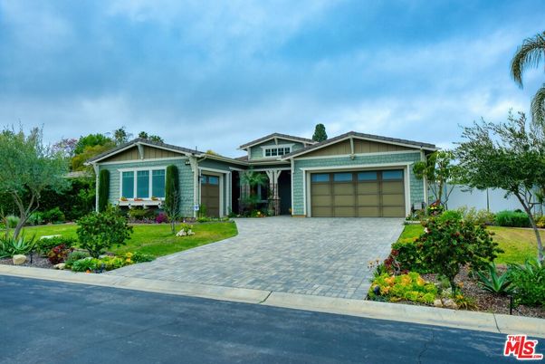 Attached, Exterior, Facade, Ranch