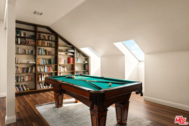 Billiard Table, Game Room, Interior, Wood Texture Flooring